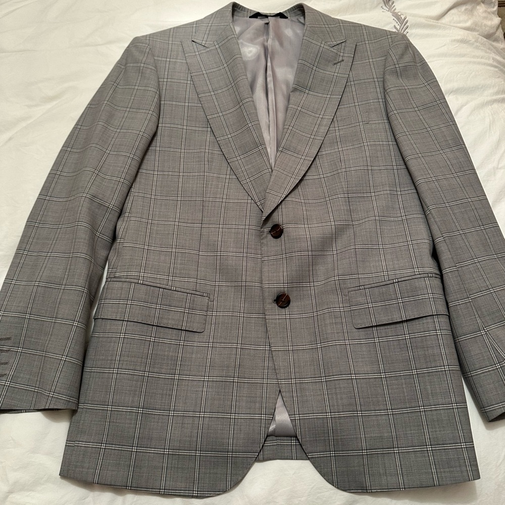 Max Davoli grey checkered suit